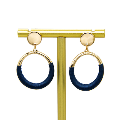 Orecchini perforanti dell'oro della corona del cerchio della cartilagine di Diamond Helix 16g degli orecchini dell'oro della narice