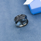 La chiara spina di marmo nera dell'orecchio scava una galleria l'orecchino acrilico di 10mm che perfora 2G